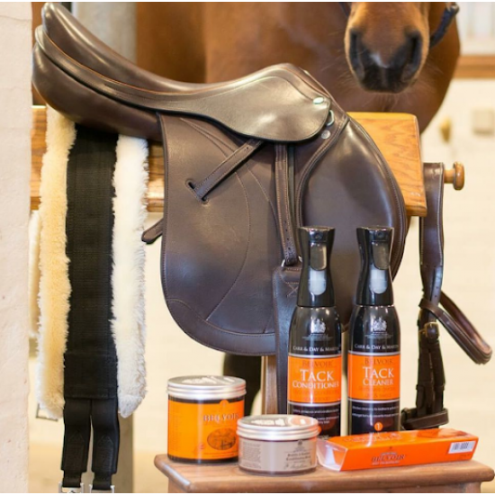 Кондиционер спрей для амуниции Tack Conditioner Step2 от Carr&Day&Martin